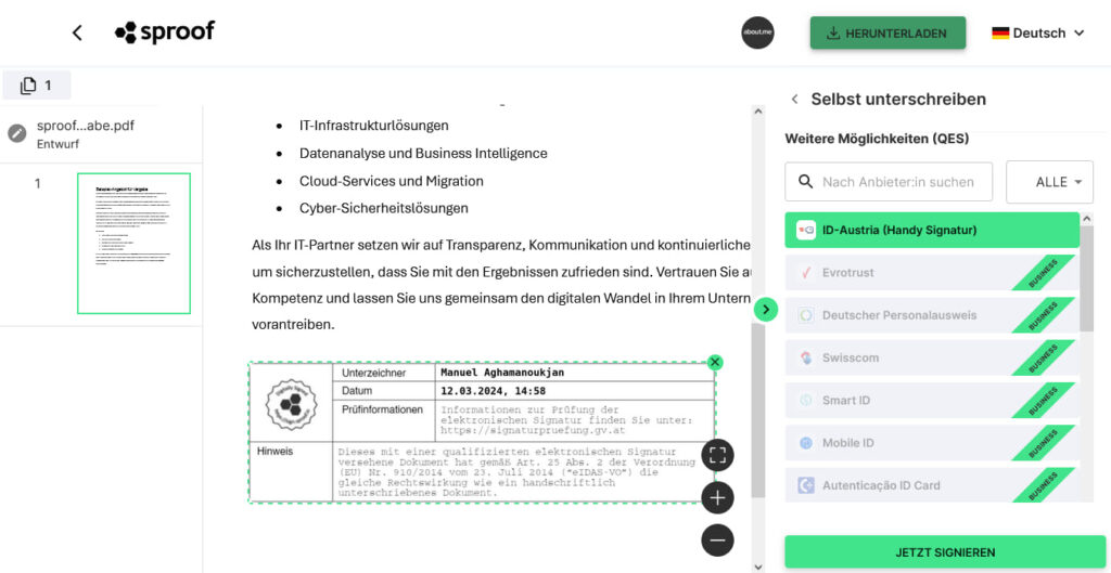 Ein Screenshot der sproof-Plattform, der einen Entwurf eines signierten Dokuments zeigt, begleitet von einer Liste der IT-Dienstleistungen und dem Signaturbereich, in dem der Unterzeichnende, Datum und Prüfinformationen hervorgehoben sind, sowie Optionen für verschiedene Signaturmethoden wie ID-Austria (Handy Signatur).